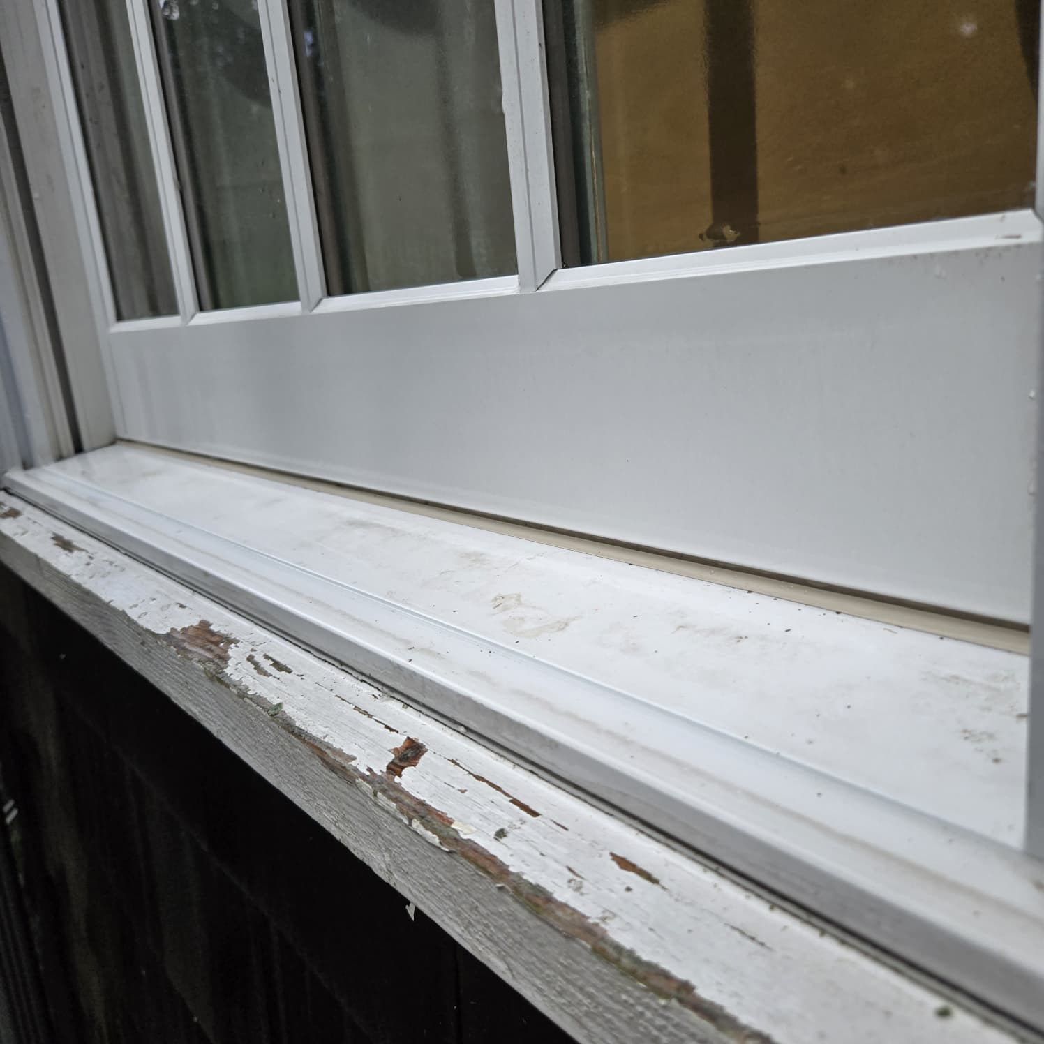 Window sill after cleaning